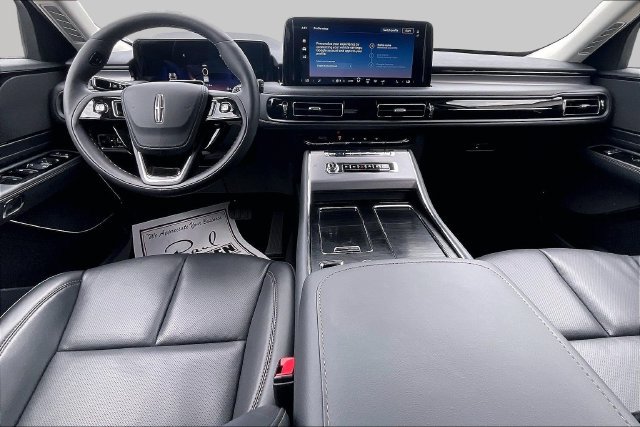 Used 2026 Lincoln Aviator AWD w/ Jet Appearance Package image 18