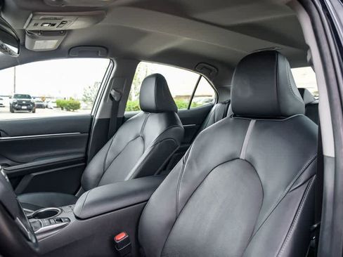 Used 2023 Toyota Camry XSE image 17