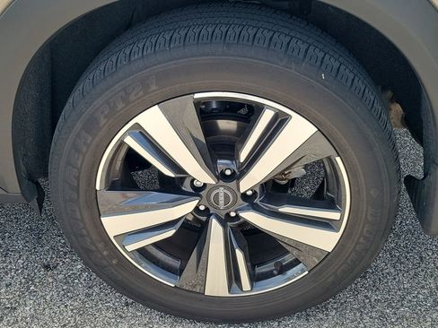 Used 2024 Nissan Rogue SL w/ SL Premium Package FWD image 8
