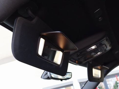 Used 2021 GMC Yukon Denali w/ Denali Premium Package image 32