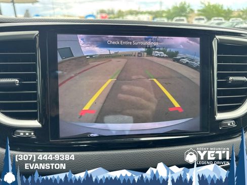 Used 2023 Chrysler Pacifica Touring-L FWD image 29