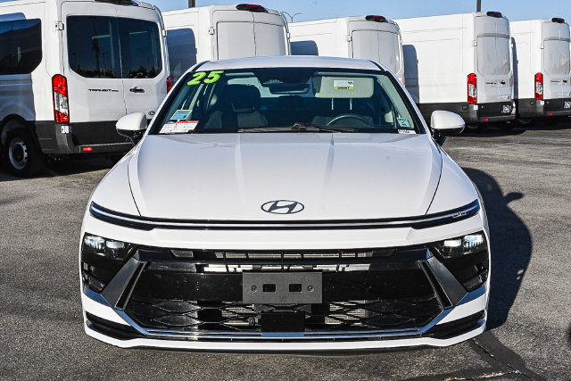 Used 2025 Hyundai Sonata SEL FWD image 2