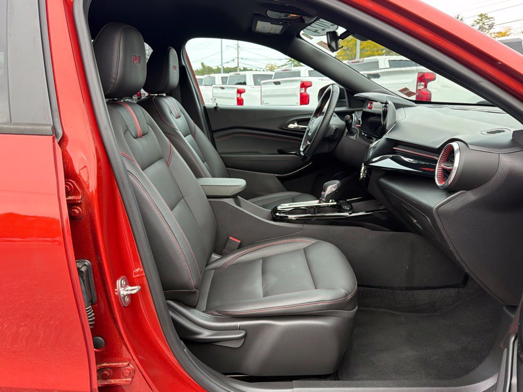 Used 2024 Chevrolet Trax RS w/ Driver Confidence Package FWD image 30