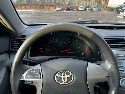 Used 2009 Toyota Camry LE FWD image 15