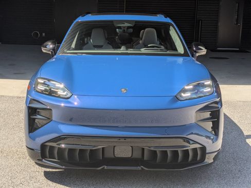 New 2026 Porsche Cayenne Turbo Electric AWD/4WD image 6