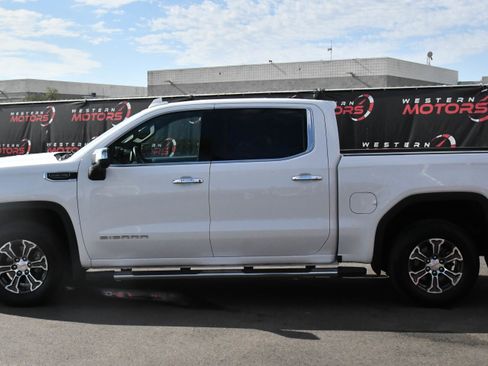 Used 2024 GMC Sierra 1500 SLT image 4