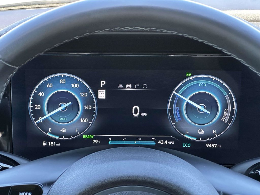 Used 2025 Hyundai Elantra SEL FWD image 25