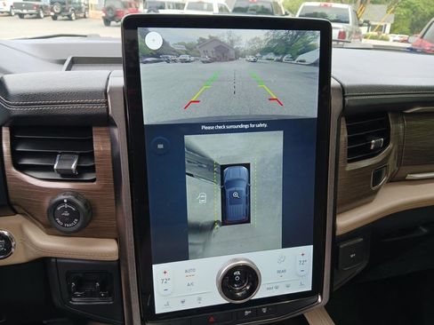 Used 2022 Ford Expedition Limited image 25