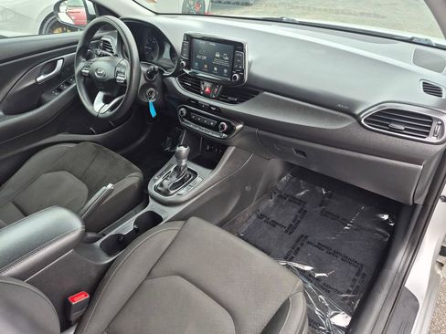 Used 2018 Hyundai Elantra GT image 25