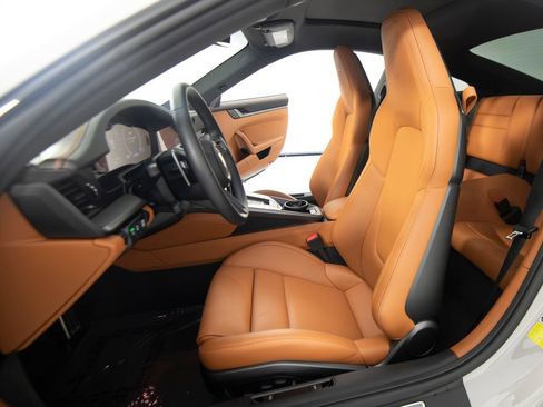 Certified 2025 Porsche 911 Carrera RWD image 16