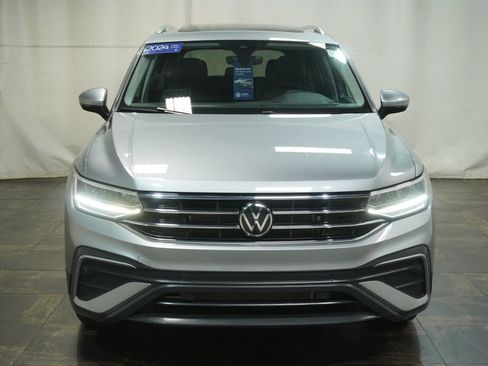 Used 2024 Volkswagen Tiguan SE AWD/4WD image 9