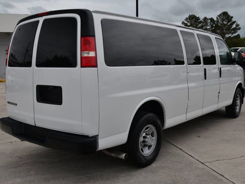 Used 2019 Chevrolet Express 3500 LS RWD image 7
