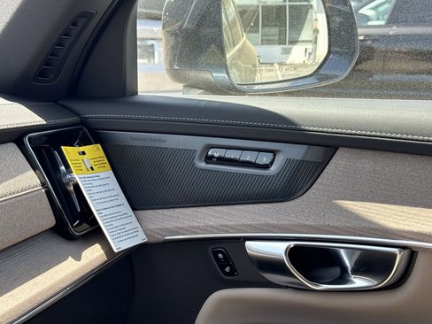 New 2026 Volvo XC90 T8 Ultra w/ Protection Package Premier image 33