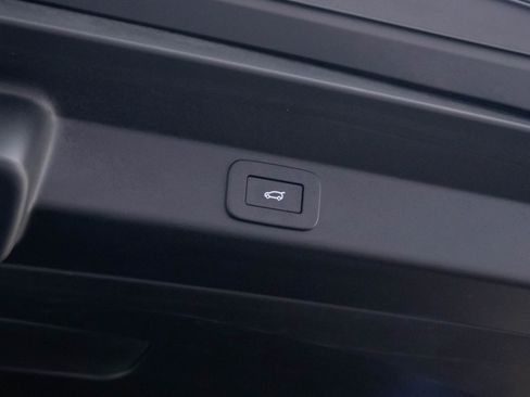 Used 2023 Land Rover Range Rover Sport SE Dynamic image 30