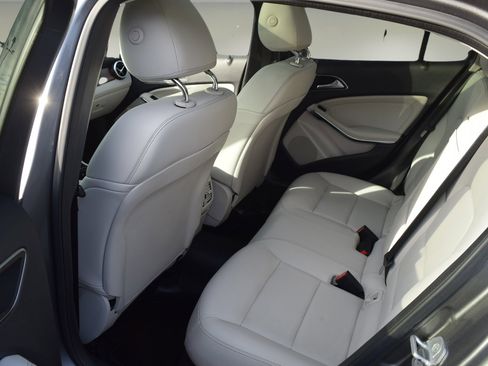 Used 2016 Mercedes-Benz GLA 250 4MATIC image 7