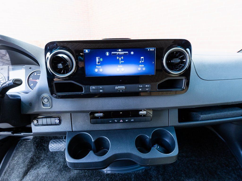 Used 2025 Mercedes-Benz Sprinter 2500 image 12