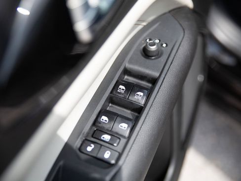 Used 2023 Jeep Compass Limited w/ Elite Group AWD/4WD image 19