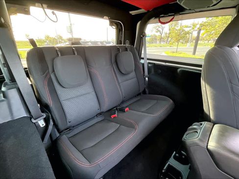 Used 2020 Jeep Wrangler Rubicon AWD/4WD image 34