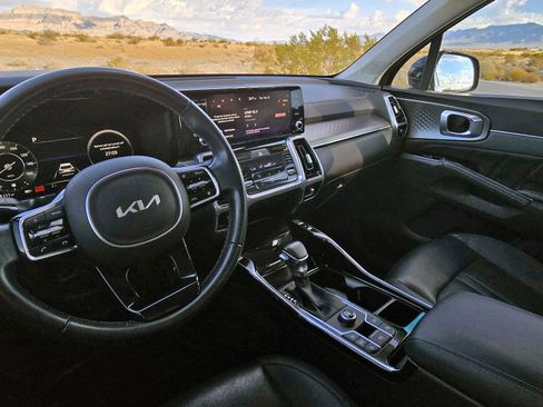 Used 2023 Kia Sorento SX image 8