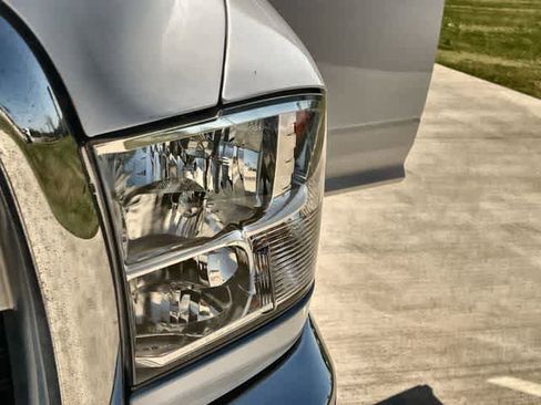 Used 2018 RAM 2500 SLT w/ Luxury Group image 24