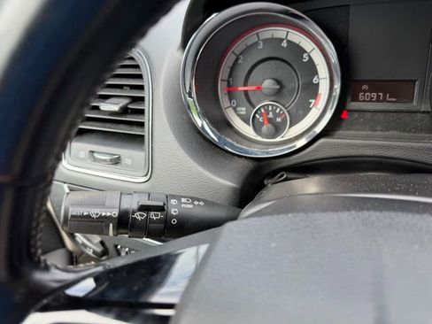 Used 2020 Dodge Grand Caravan SXT FWD image 25