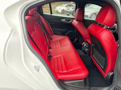 Used 2023 Alfa Romeo Giulia Veloce image 13
