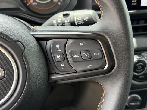 Used 2024 Jeep Wrangler Unlimited Sport AWD/4WD image 18