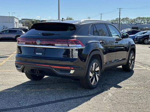 New 2026 Volkswagen Atlas Cross Sport SE image 6