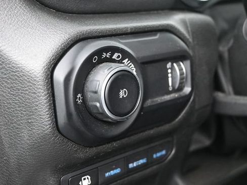 Used 2023 Jeep Wrangler Unlimited Sahara w/ Cold Weather Group AWD/4WD image 19