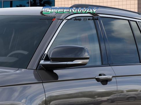 New 2025 Jeep Grand Cherokee Limited RWD image 12