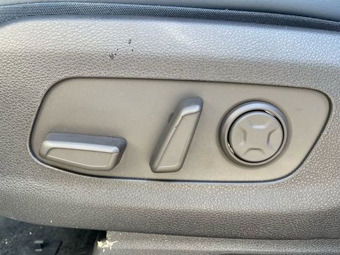 New 2026 Kia Carnival EX FWD image 12