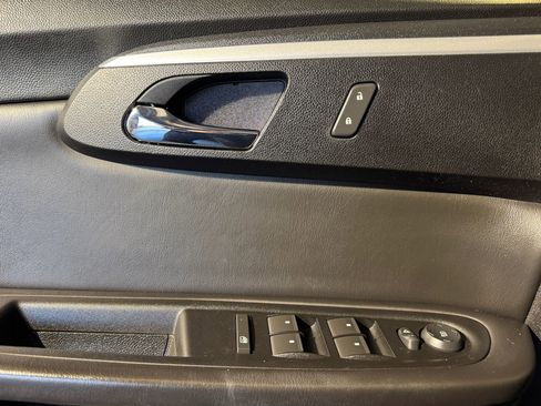 Used 2012 Chevrolet Traverse LT image 14