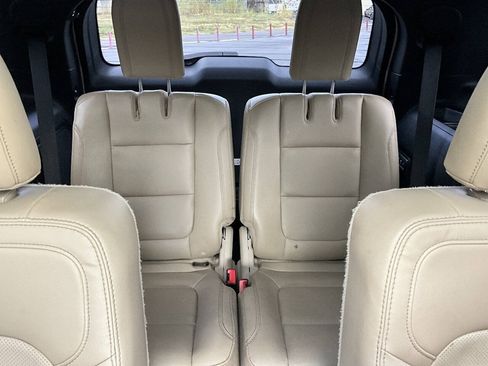 Used 2017 Ford Explorer Limited w/ Equipment Group 303A AWD/4WD image 31