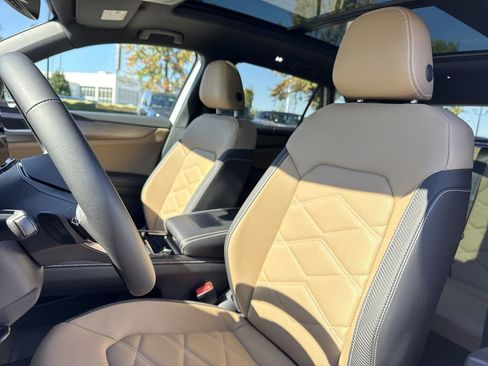 New 2026 Volkswagen Atlas Cross Sport SE image 12