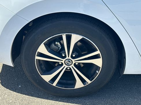 Certified 2023 Nissan Sentra SV FWD image 4