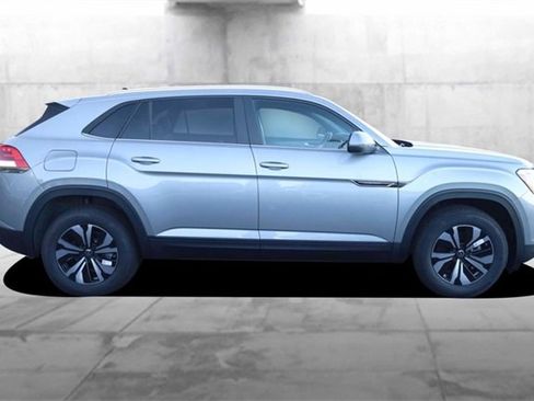 New 2026 Volkswagen Atlas Cross Sport SE image 5