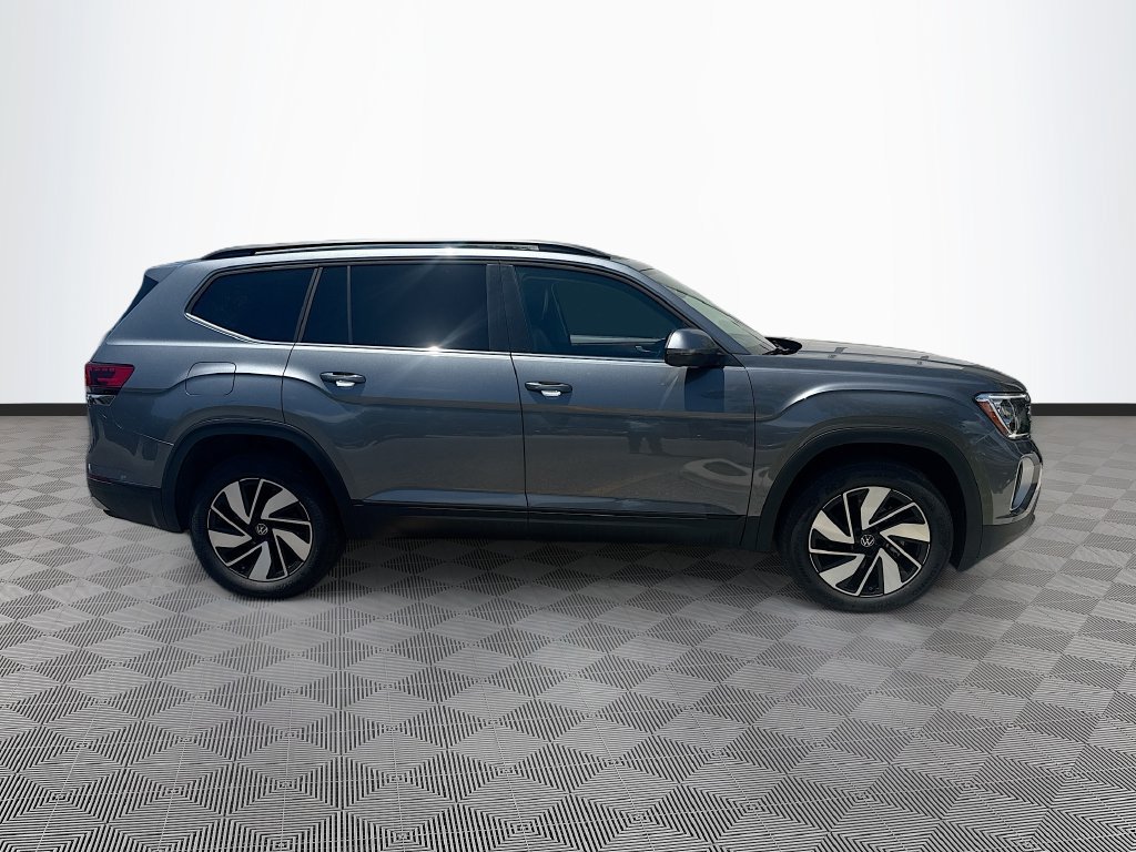 Used 2025 Volkswagen Atlas SE AWD/4WD image 5