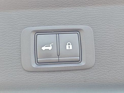 Used 2025 Mitsubishi Outlander SE AWD/4WD image 14