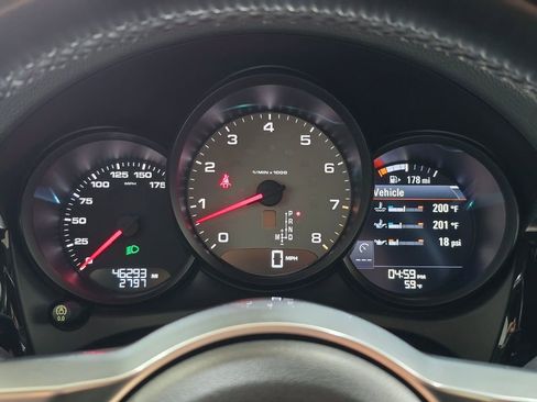 Used 2018 Porsche Macan S image 11