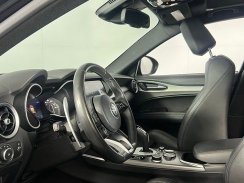 Used 2023 Alfa Romeo Stelvio Veloce image 25