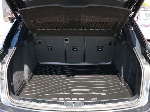 Used 2017 Porsche Macan AWD/4WD image 27