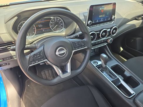 Used 2024 Nissan Sentra SV FWD image 15