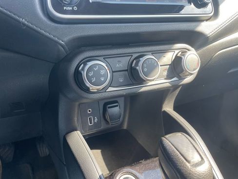 Used 2020 Nissan Versa S image 18