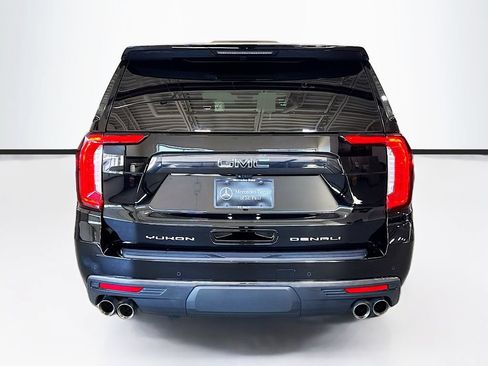 Used 2023 GMC Yukon Denali Ultimate AWD/4WD image 6