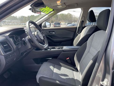 Used 2023 Nissan Rogue SV image 11