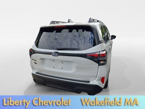 Used 2025 Subaru Forester Premium AWD/4WD image 7