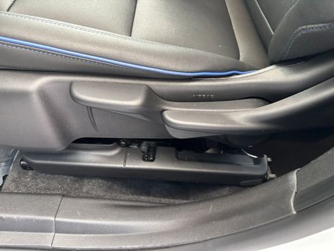 Used 2025 Buick Envista Sport Touring image 23