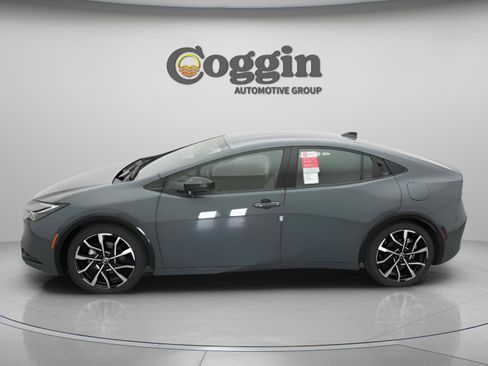 New 2026 Toyota Prius Plug-In Hybrid image 6