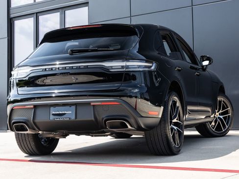 Certified 2026 Porsche Macan AWD/4WD image 11