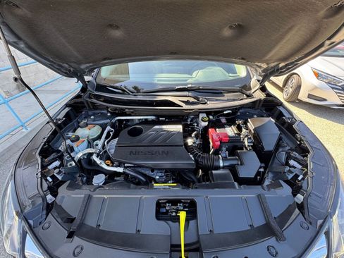 Used 2025 Nissan Rogue SV FWD image 34